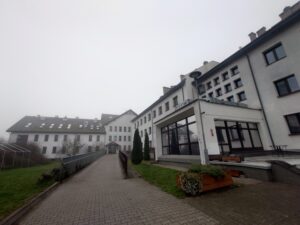 Mgła nie&nbsp;zatrzymała dobra. Pocztówkowa Mapa Dobra w&nbsp;Matczynie