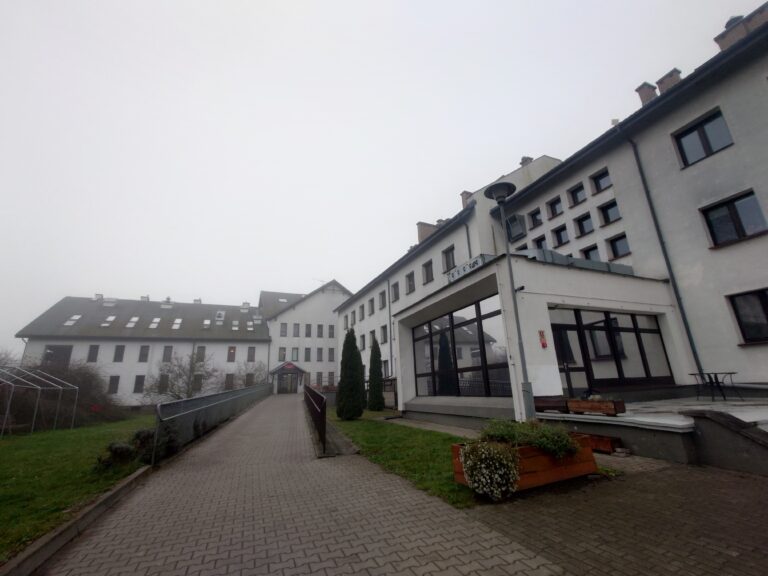 Mgła nie&nbsp;zatrzymała dobra. Pocztówkowa Mapa Dobra w&nbsp;Matczynie