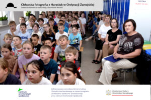 Połeć, Derylak, Paszko, łazorska kawalerka… Mimo upływu lat udaje się rozpoznać kolejne osoby na&nbsp;fotografiach sprzed 100 lat z&nbsp;Harasiuk. Odwiedziliśmy szkołę i&nbsp;mieszkańców
